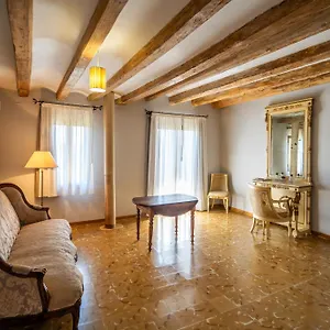 Couette-café Lo Palauet De La Muralla